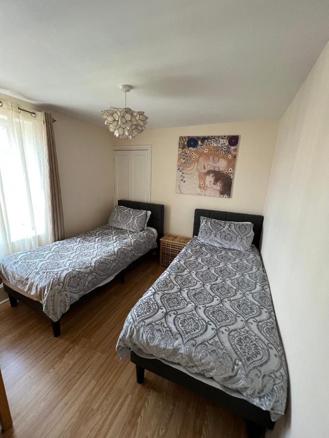 Stay In Yeovil Town Centre, Large 2 Bd Apt With Parking, Sleeps 4 Extérieur photo