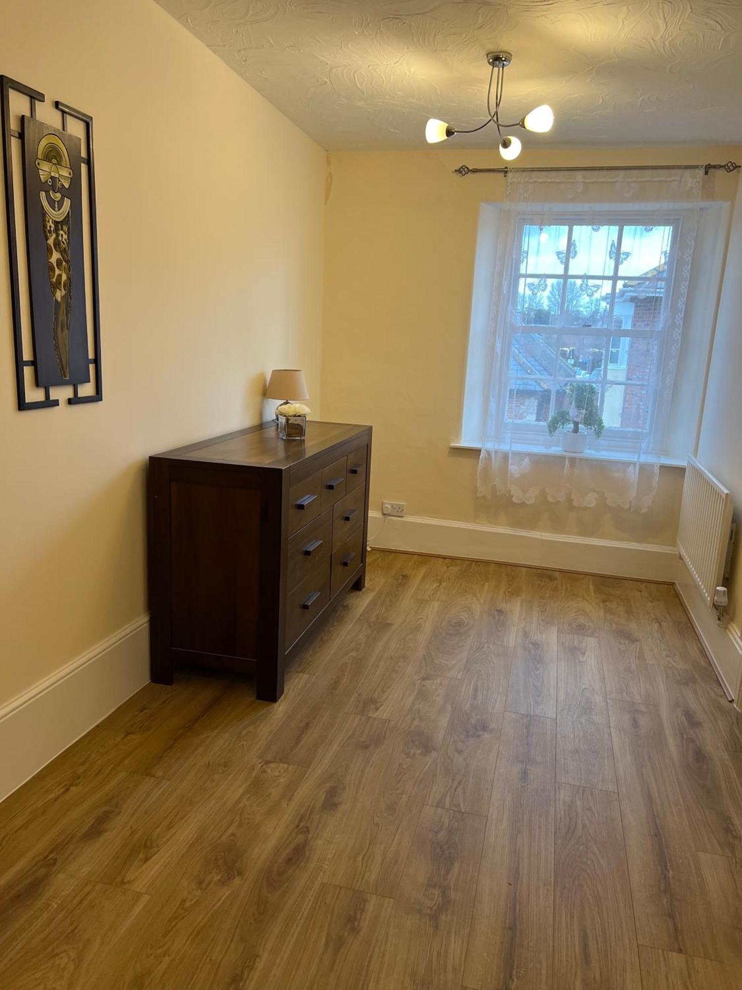 Stay In Yeovil Town Centre, Large 2 Bd Apt With Parking, Sleeps 4 Extérieur photo
