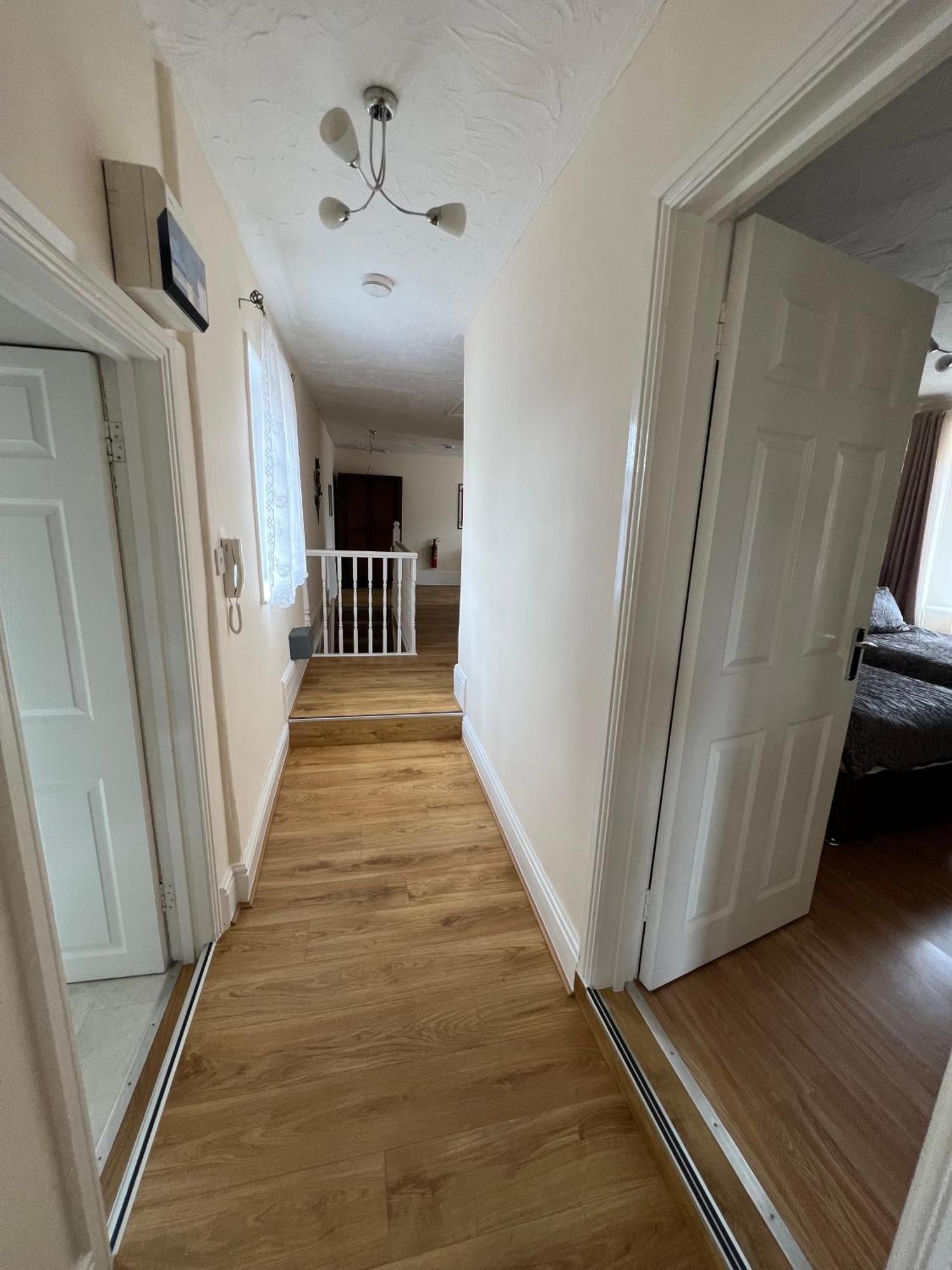 Stay In Yeovil Town Centre, Large 2 Bd Apt With Parking, Sleeps 4 Extérieur photo